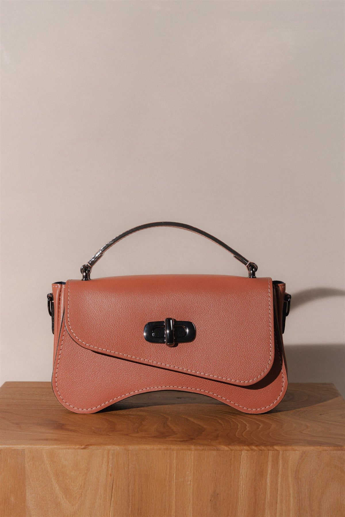 Sac forme baguette cuir vieux rose grainé - L'iconique de Nodie's - vieux rose grainé