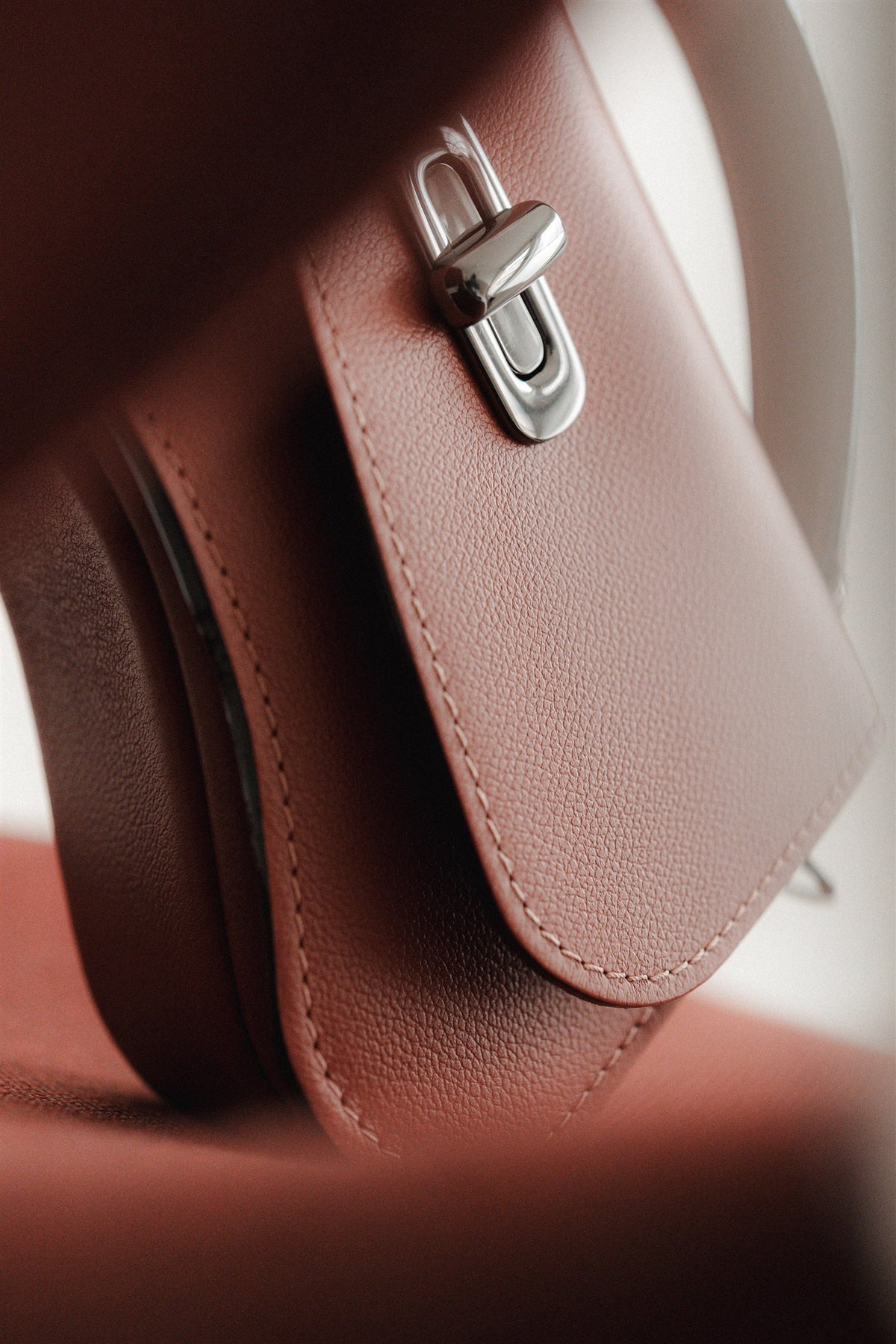Sac forme baguette cuir vieux rose grainé - L'iconique de Nodie's - vieux rose grainé
