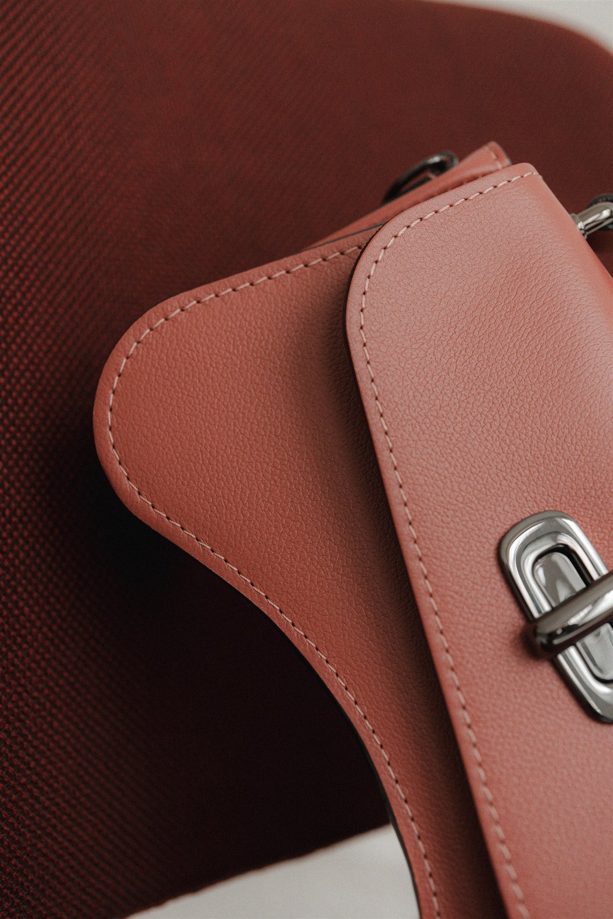 Sac forme baguette cuir vieux rose grainé - L'iconique de Nodie's - vieux rose grainé