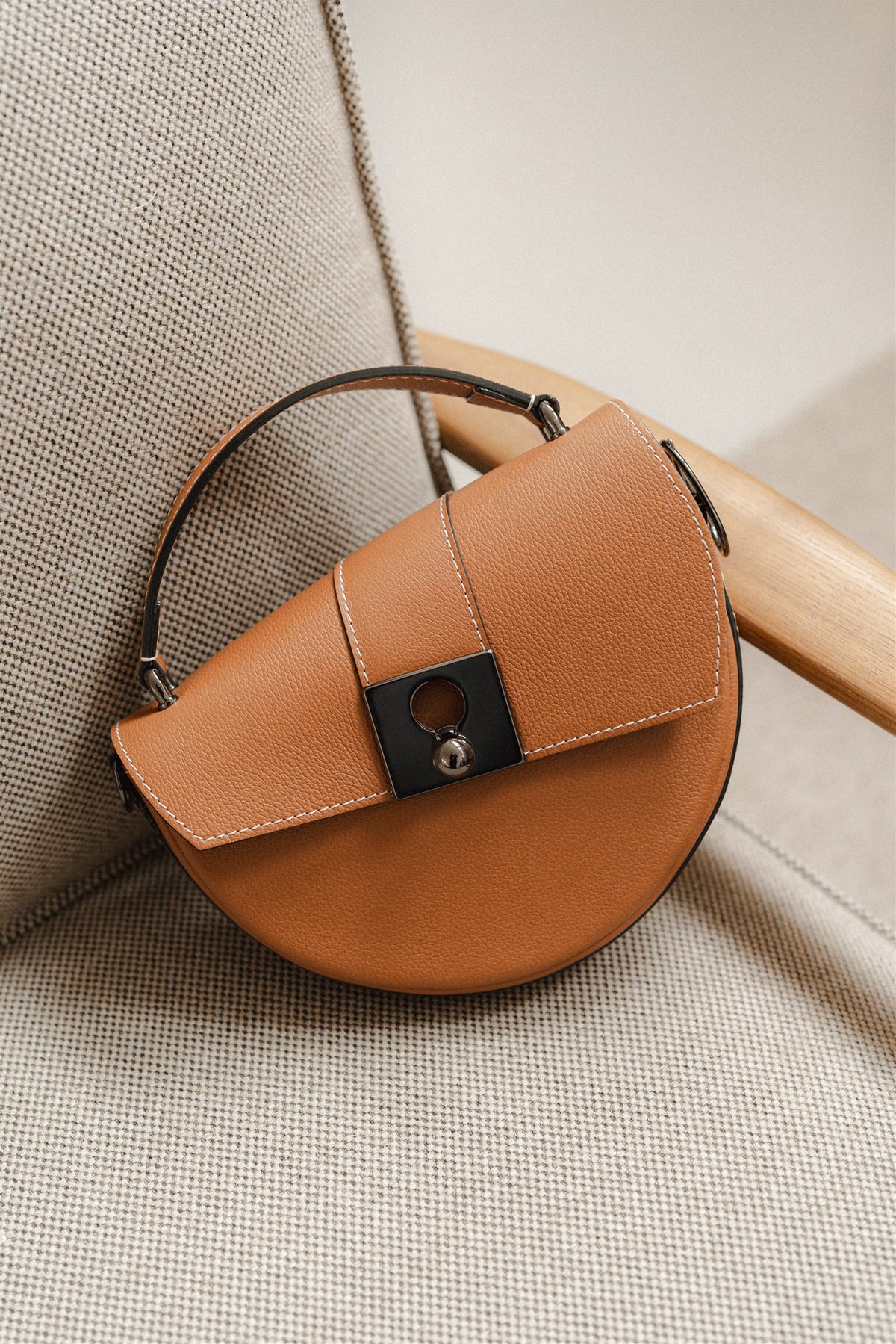 Sac demi lune cuir grainé camel