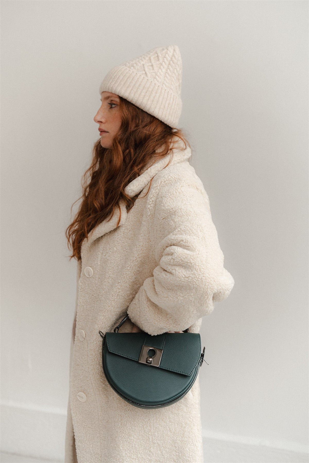 sac demi lune cuir vert grainé