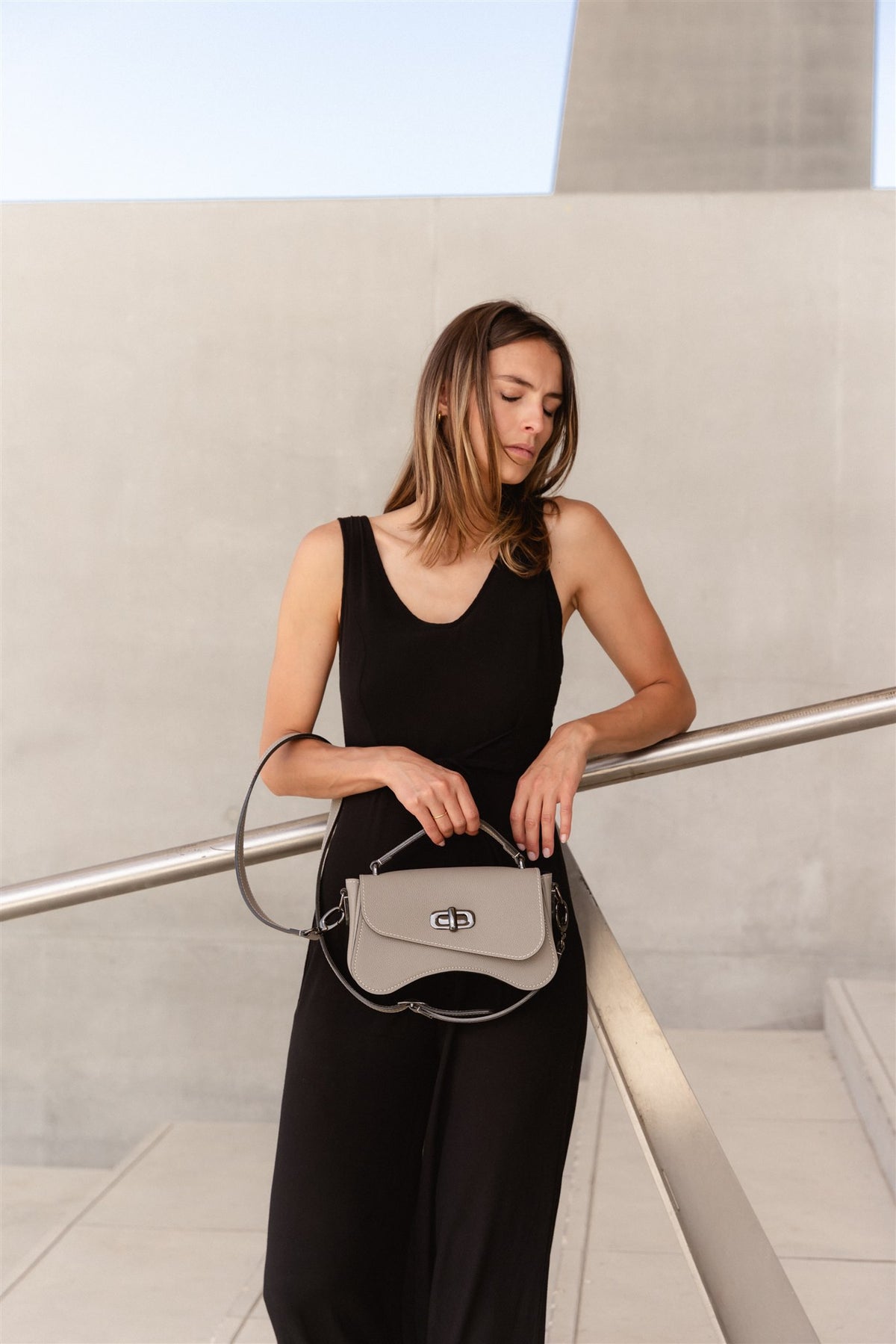 sac forme baguette gris grainé