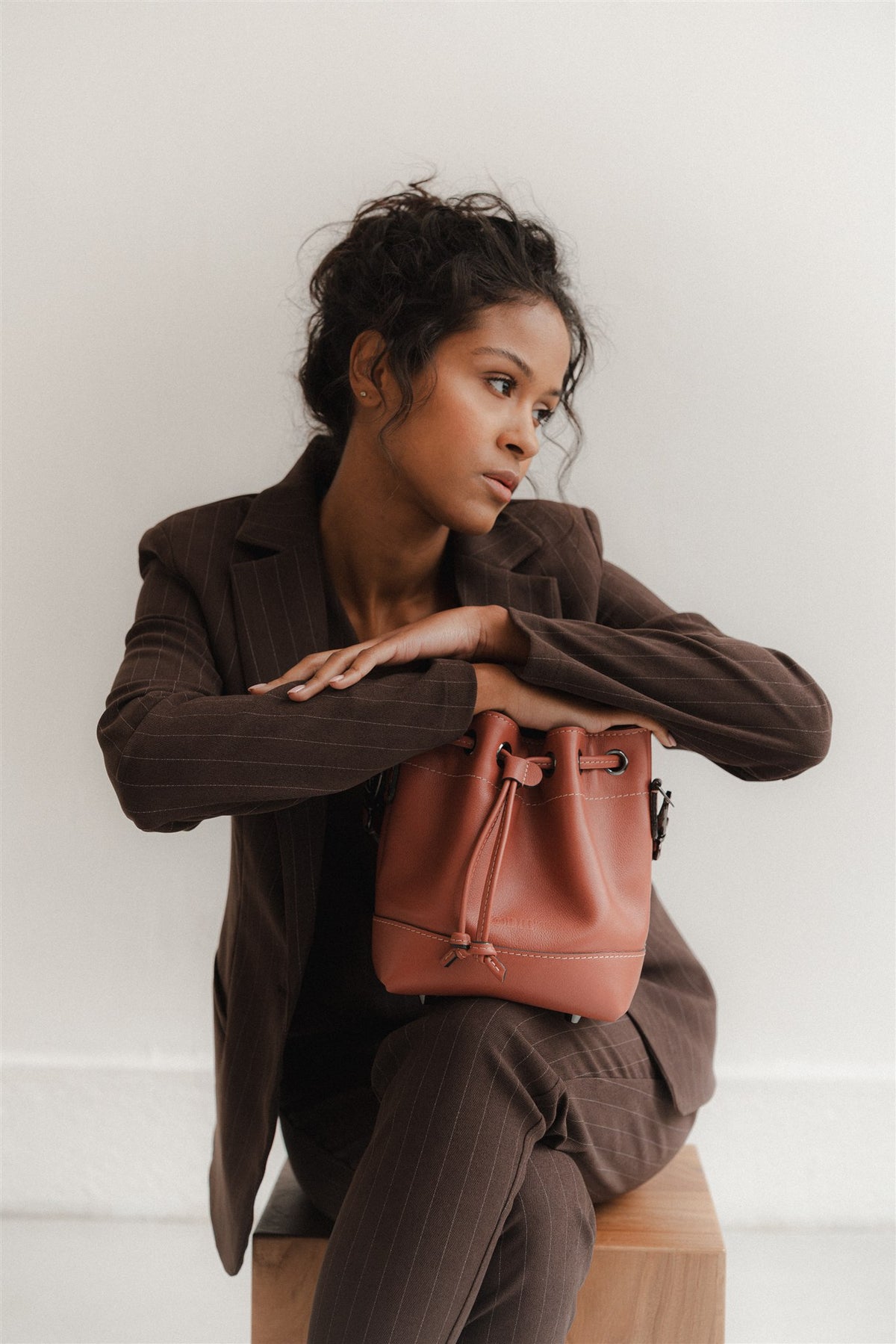 sac seau en cuir rose