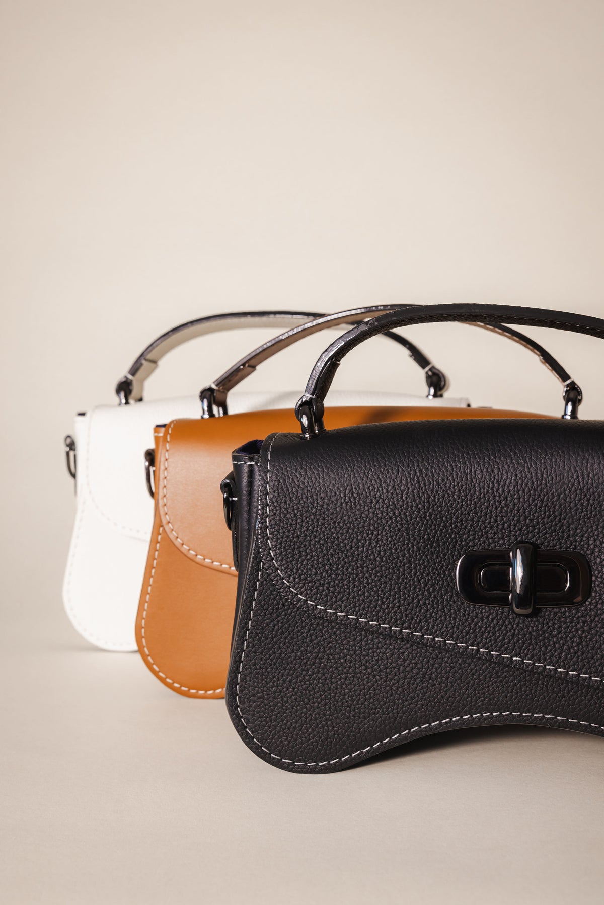 sacs baguette en noir, marron et blanc