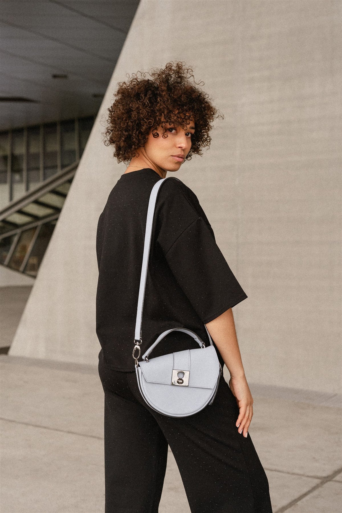 Sac demi lune cuir bleu ciel